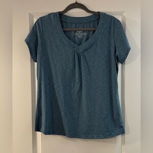 KUHL Women’s Top / Dress Shirt / Short Sleeve Tee - Blue - Sz L - Gently Used